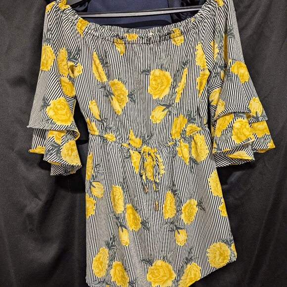 Blush Tops - Blush yellow rose print blouse - XL